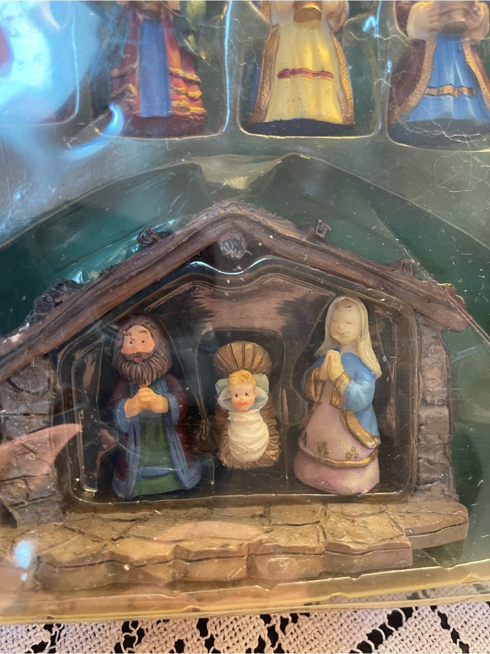 Resin Nativity Set- Multicolor - Picture 2 of 4